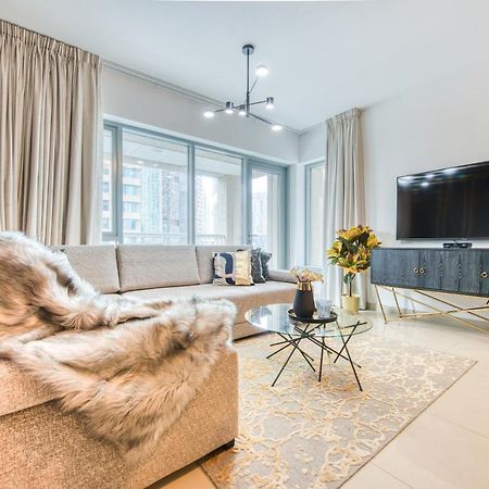 Maison Privee - Radiant Urban Retreat With Iconic Burj Khalifa Vws Dubai Esterno foto