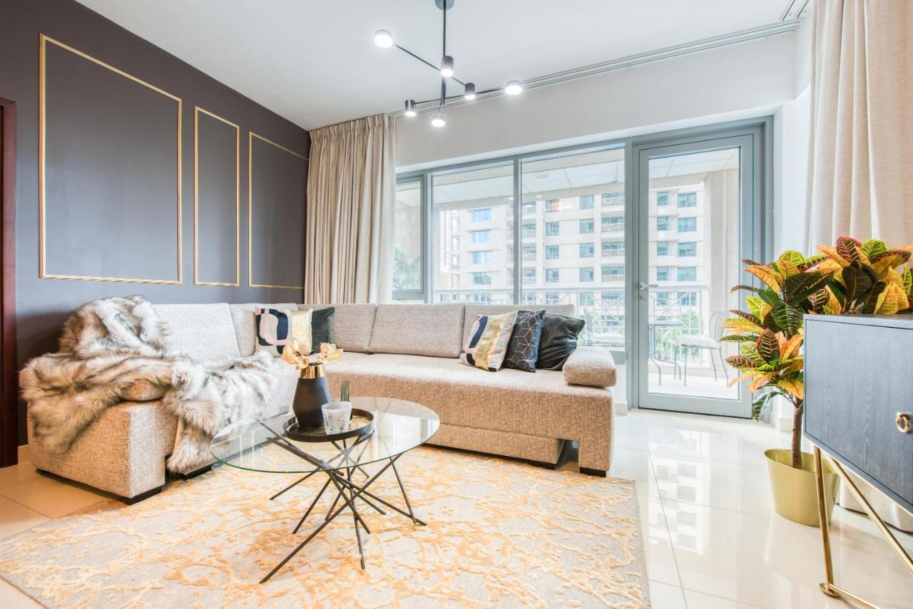 Maison Privee - Radiant Urban Retreat With Iconic Burj Khalifa Vws Dubai Esterno foto