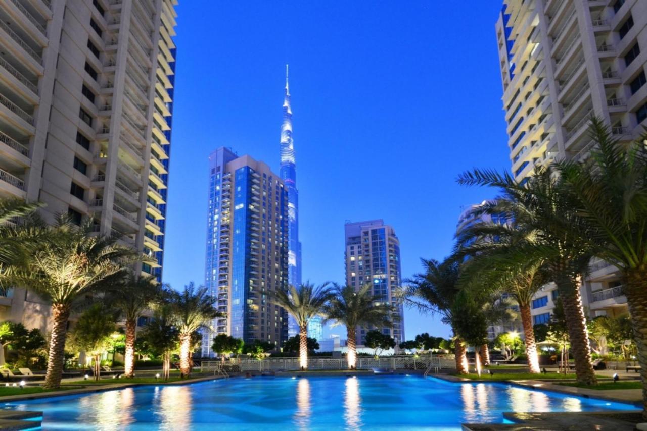 Maison Privee - Radiant Urban Retreat With Iconic Burj Khalifa Vws Dubai Esterno foto
