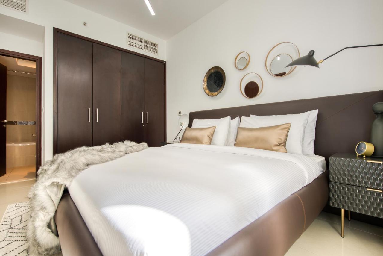 Maison Privee - Radiant Urban Retreat With Iconic Burj Khalifa Vws Dubai Esterno foto